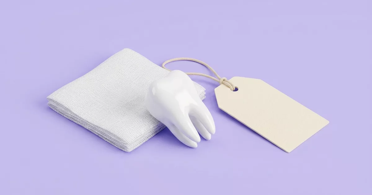 Ilustración de una muela extraída junto a una gasa doblada y una etiqueta de precio en blanco